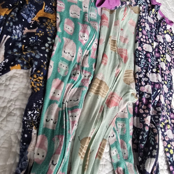 Carter's Simple Joy Footed Sleepers Footies 12 Months - Picture 2 of 6